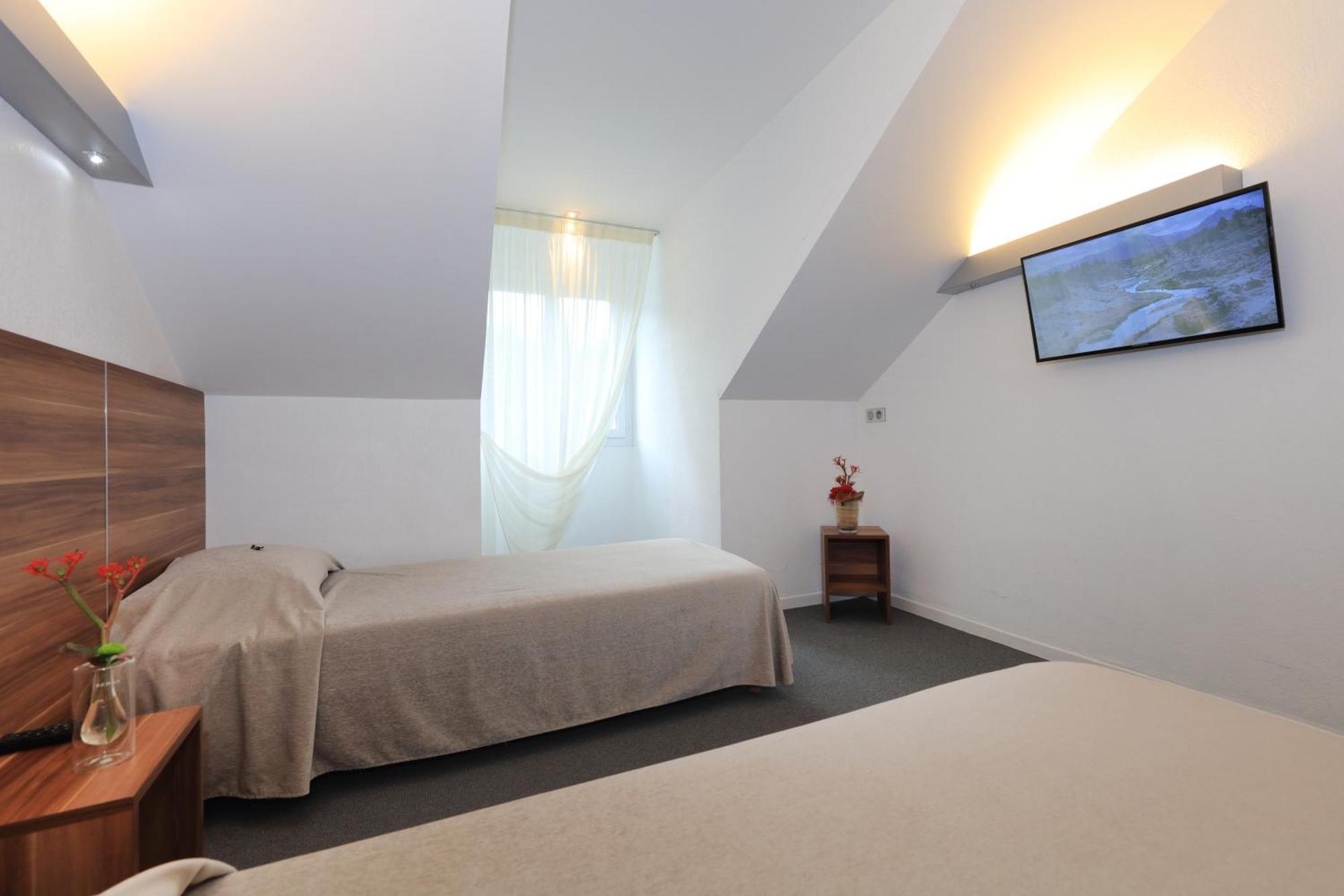 Logis Hotel Restaurant L'Europe Marvejols Dış mekan fotoğraf